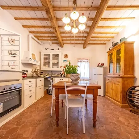 Loft Elegante Nel Centro Di Dozza, Citta D'arte Apartman