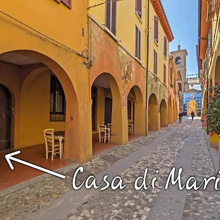 Loft Elegante Nel Centro Di Dozza, Citta D'arte Apartman *